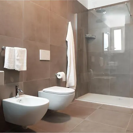Hotel Luciana 3*