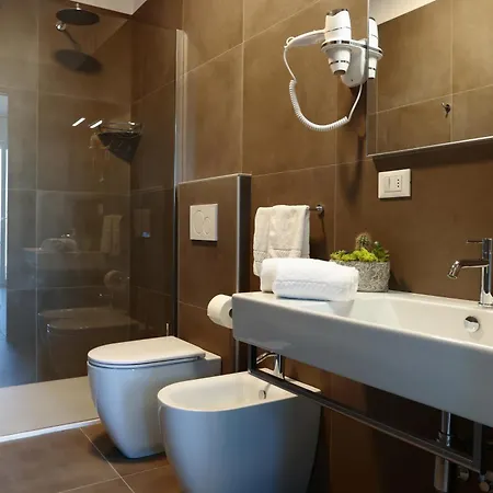 Hotel Luciana 3*