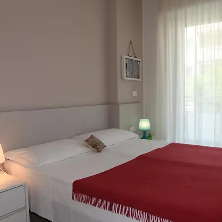 Luciana 3*